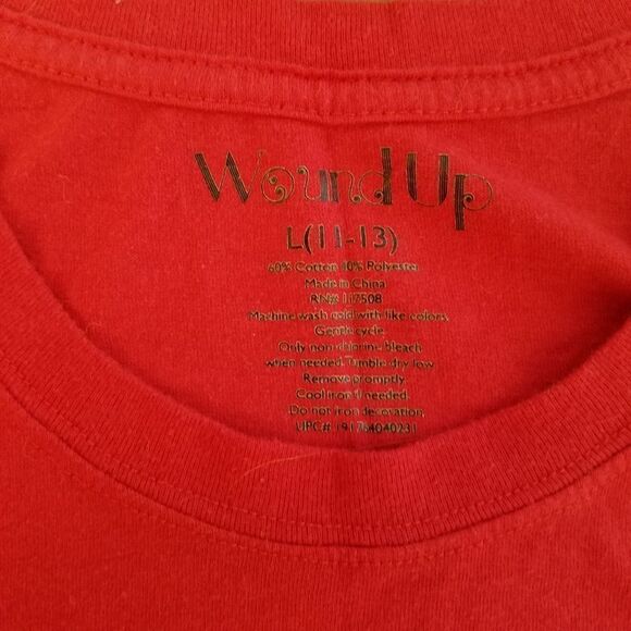 Wound Up youth large "Im only a morning person on December 25" shirt. Red t-shir - Picture 3 of 6